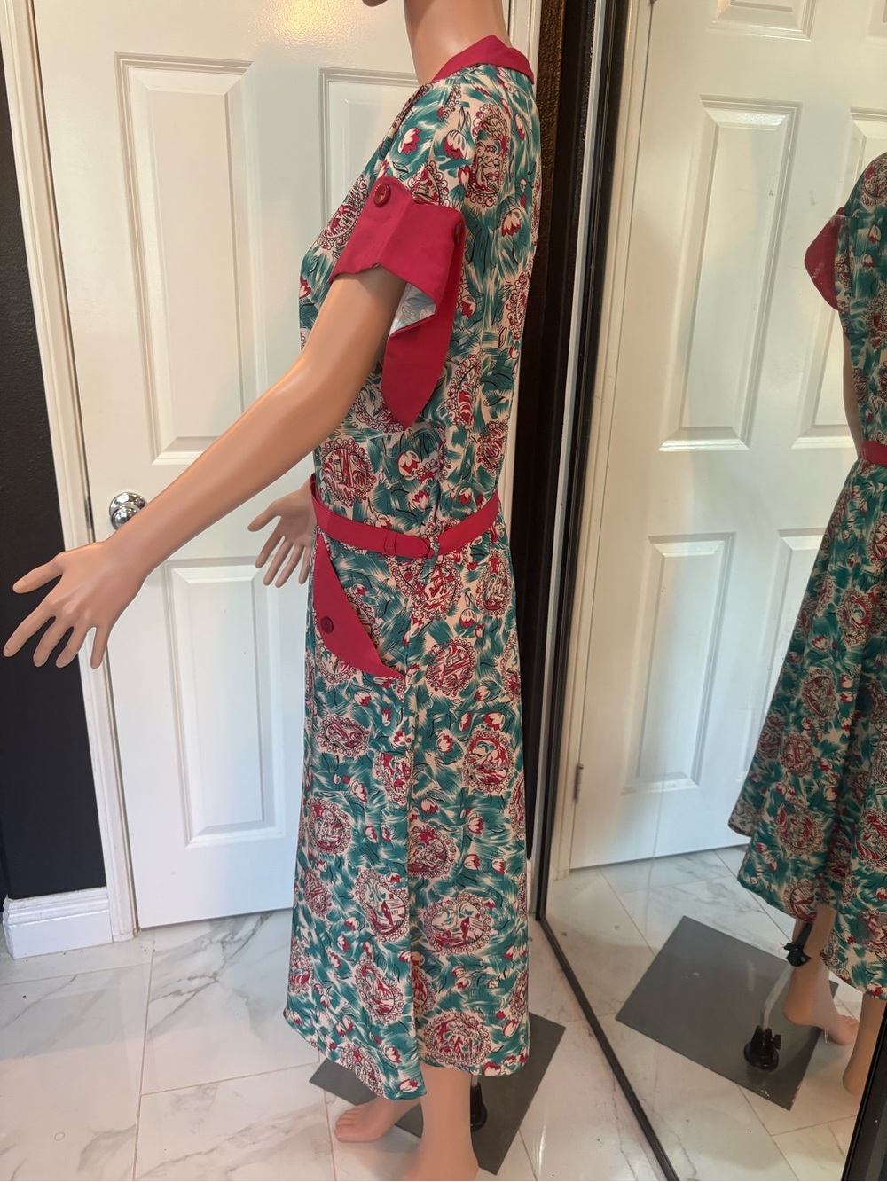 Vintage 1950s 1940s Pinup Teal and Pink Floral Midi Dress with Belt - Picture 5 of 8